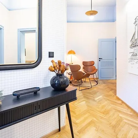 Apartman - Quiet Sleep For Solo Traveller