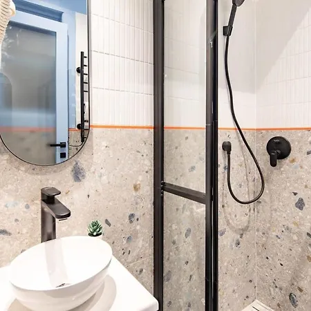 Apartment - Quiet Sleep For Solo Traveller Budapest