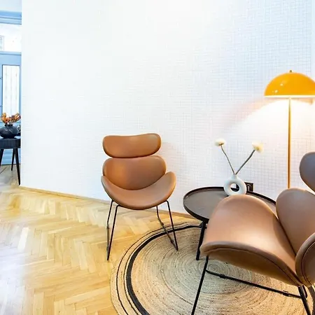 - Quiet Sleep For Solo Traveller *