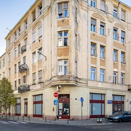 - Quiet Sleep For Solo Traveller *